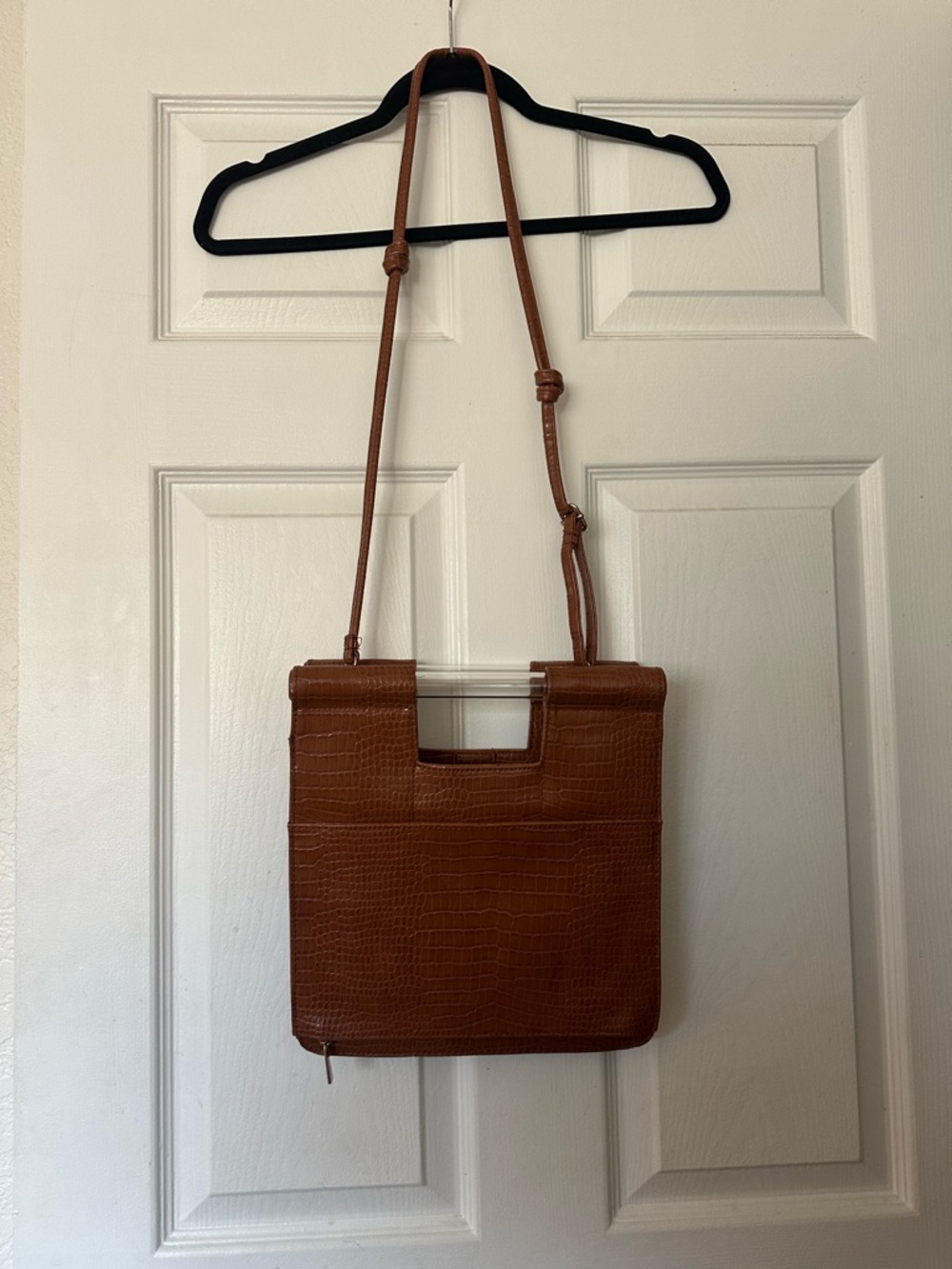 BEIS CROSSBODY BAG IN COGNAC